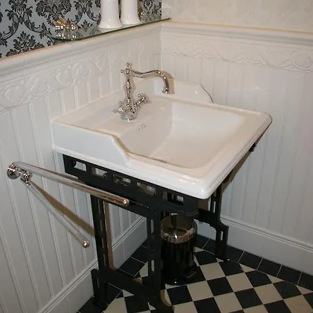 Historische Uhlenhorst Bed and Breakfast 3*